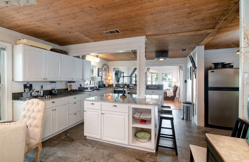 Berryville Casa | Two Waterfront cottages for the price of one! Porch living area off main house !