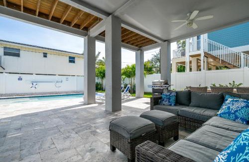 Mid Island Casa | TWO, YES, TWO brand new homes, side by side, creating the Palace to fit the entire crew, home