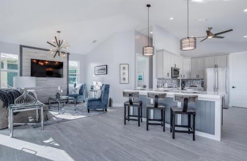 Mid Island Casa | TWO, YES, TWO brand new homes, side by side, creating the Palace to fit the entire crew, home