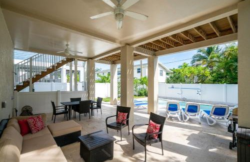 Mid Island Casa | TWO, YES, TWO brand new homes, side by side, creating the Palace to fit the entire crew, home