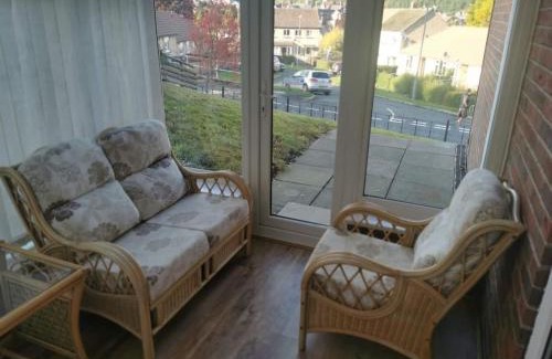 Knighton Casa | Twyngaer, a spacious 3 bedroom bungalow sleeps 5