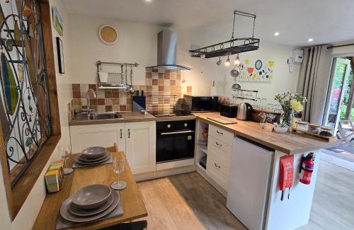 Newcastle Emlyn Casa | Ty Barddu