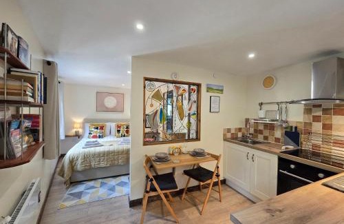 Newcastle Emlyn Casa | Ty Barddu