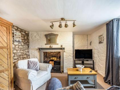 Pembroke Casa | Ty Clyd