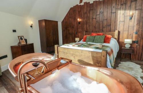 Cribyn Casa | Ty Crwn - The Roundhouse