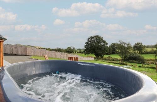 Cribyn Casa | Ty Crwn - The Roundhouse