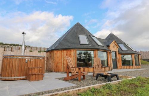 Cribyn Casa | Ty Crwn - The Roundhouse