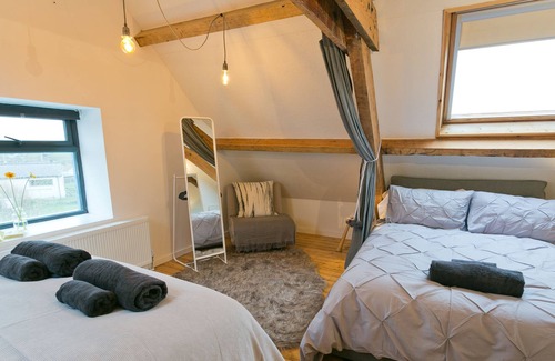 Llanfaethlu Apartamento | Ty Deryn Y Mor - a sea view that sleeps 6 guests in 2 bedrooms