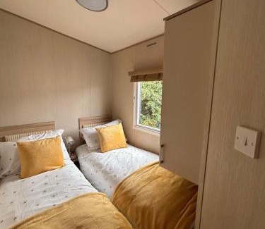 Dinas Chalet De Esquí | Ty hedd static caravan