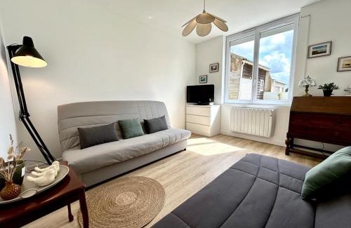 Saint-Caradec-Tregomel Casa | Ty Heol, maison authentique, lumineuse avec jardin