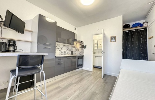 Rive Droite Apartamento | *Ty Javouhey* joli studio bien placé au calme