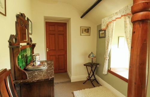 Llanfaethlu Casa | TY MAWR, pet friendly, with open fire in Llanfachraeth