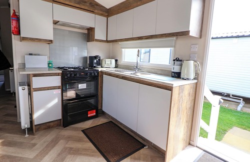 Towyn Cabaña | TY MAWR RETREAT, family friendly, country holiday cottage in Towyn