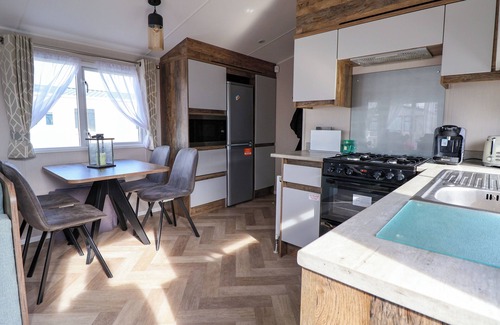 Towyn Cabaña | TY MAWR RETREAT, family friendly, country holiday cottage in Towyn