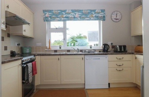 Abersoch Cabaña | TY NANT, pet friendly, country holiday cottage in Abersoch