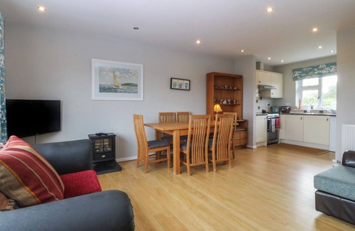 Abersoch Cabaña | TY NANT, pet friendly, country holiday cottage in Abersoch