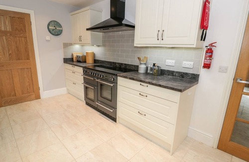 Dyffryn Ardudwy Cabaña | TY NI, pet friendly, character holiday cottage in Dyffryn Ardudwy