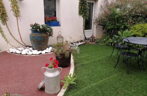 Saint-Pol-de-Leon Casa | Ty Pempoul - logement 2 chambres - 100 m de la plage