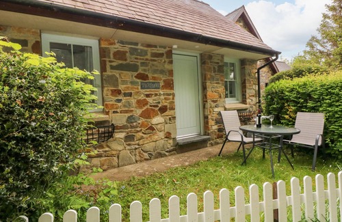 Newport Cabaña | TY RHYDD, with a garden in Newport, Pembrokeshire