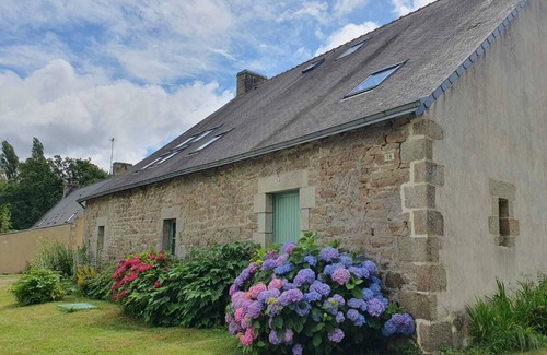 Redene Casa | Ty Rozélie, Charmante Longère Bretonne Entre mer et Campagne