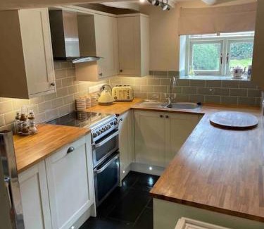 Montgomery Casa | Ty Twty, Montgomery Cottage