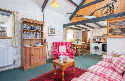 Trefasser Casa | Ty Uchaf Mill, Holiday Property Pwll Deri, Strumble Head, Sleeps 4, 2 bedrooms, bathrooms