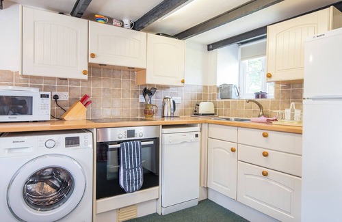 Trefasser Casa | Ty Uchaf Mill, Holiday Property Pwll Deri, Strumble Head, Sleeps 4, 2 bedrooms, bathrooms