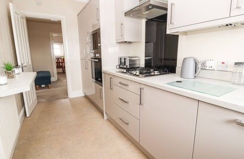 Rhyl Cabaña | TY UCHAF, pet friendly in Rhyl