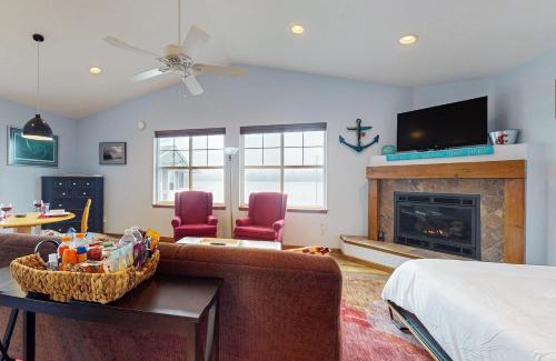 Camano Island Casa | Tyee Shoreline Retreat B