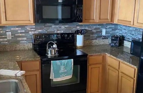 Indian Bayou Condominio | "Tylie's Retreat" Beautiful condo in the heart of Destin.