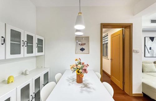 Changning Apartamento | Tyms 2BR Apt TianshanRD Near CESIS Line2