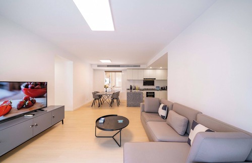 Xujiahui Cama Y Desayuno | Tyms Stylish 3BR 2BA Apt Xujiahui Shops