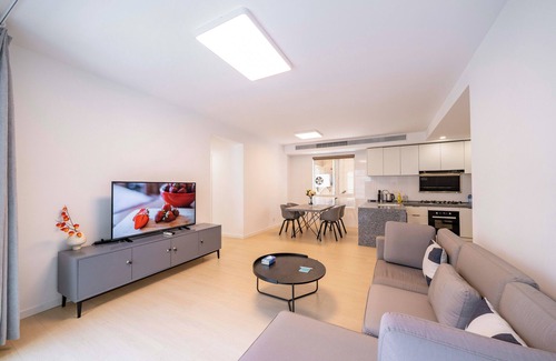 Xujiahui Cama Y Desayuno | Tyms Stylish 3BR 2BA Apt Xujiahui Shops