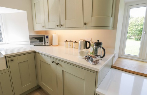 Dyffryn Ardudwy Cabaña | TYN FFYNNON, pet friendly, luxury holiday cottage in Dyffryn Ardudwy
