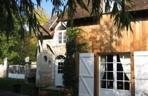 Cloyes-les-Trois-Rivieres Cabaña | Típica casa en el medio del bosque. piscina privada. 4 *