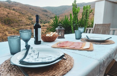 Castell de Ferro Cabaña | Cortijo típico andaluz rodeado de montañas y a 8 km del mar