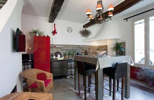 Arles City Centre Casa | Casa típica de Arles con terraza y garaje