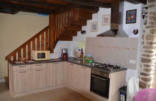 Saint-Gilles-Pligeaux Casa | Típica casa bretona en el campo