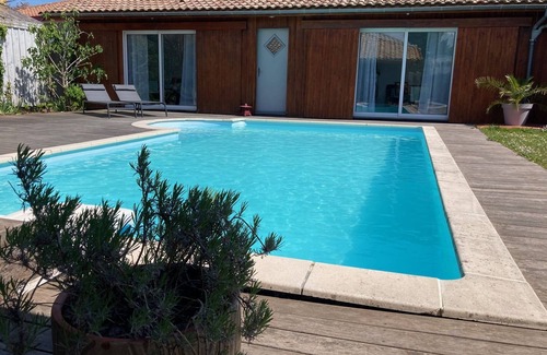 Gujan-Mestras Casa | Typical cozy cabin 4 pers. - Swimming pool - Garden