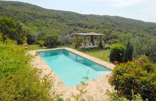Casalini Casa | GRANJA TÍPICA DEL CAMPO UMBRIANO