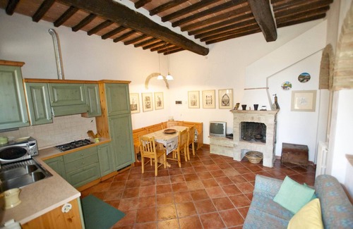 Asciano Apartamento | Típica antigua granja de la Toscana, con pista de tenis y piscina, T6bs