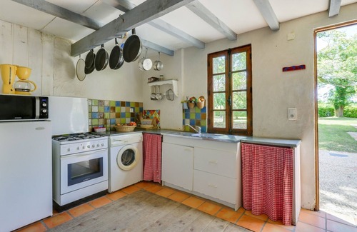 Laluque Casa | Idílica casa de vacaciones con un gran jardín y 30 minutos de la playa