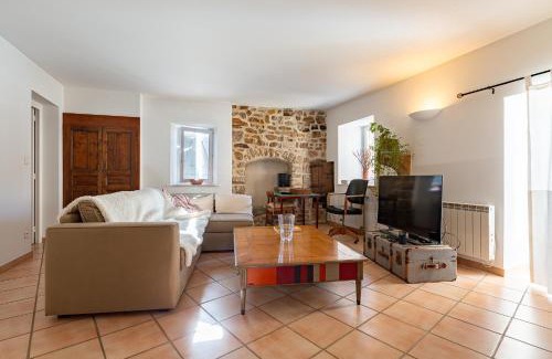 Saint-Alban-d'Ay Casa | Typical House Completely Renovated
