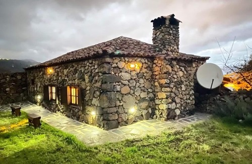 Icod de los Vinos Cabaña | FINCA SAN PABLO - CUEVA DEL VIENTO - ICOD DE LOS VINOS