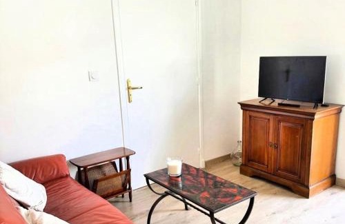 La Jetee Casa | Typical house 20 m from the beach and the port
