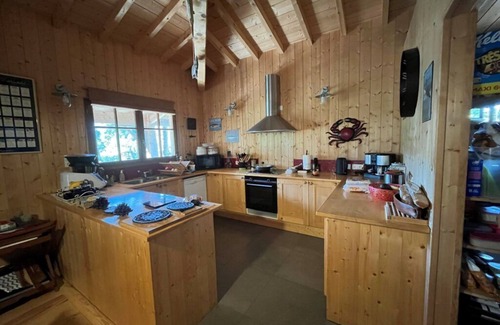 Piraillan Casa | Typical house in a peaceful setting surrounded by pine trees.