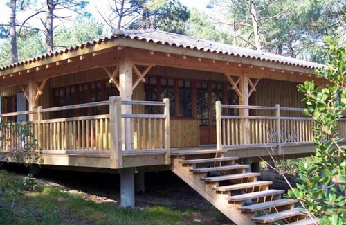 Piraillan Casa | Typical house in a peaceful setting surrounded by pine trees.