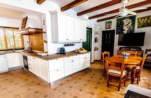 Marchena Casa | Hacienda típica sevillana en Marchena. Lugar ideal para ver Andaluci