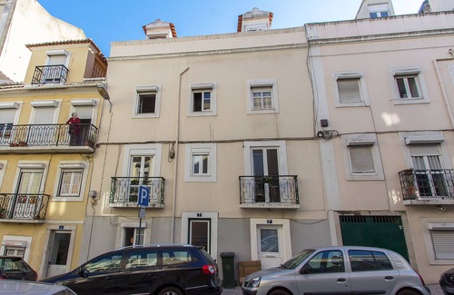 Alfama Apartamento | Typical Tailor Made Flat in Central Graça
