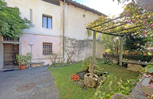 Tegna Casa | Typical Ticino house with a special atmosphere on the edge of the village